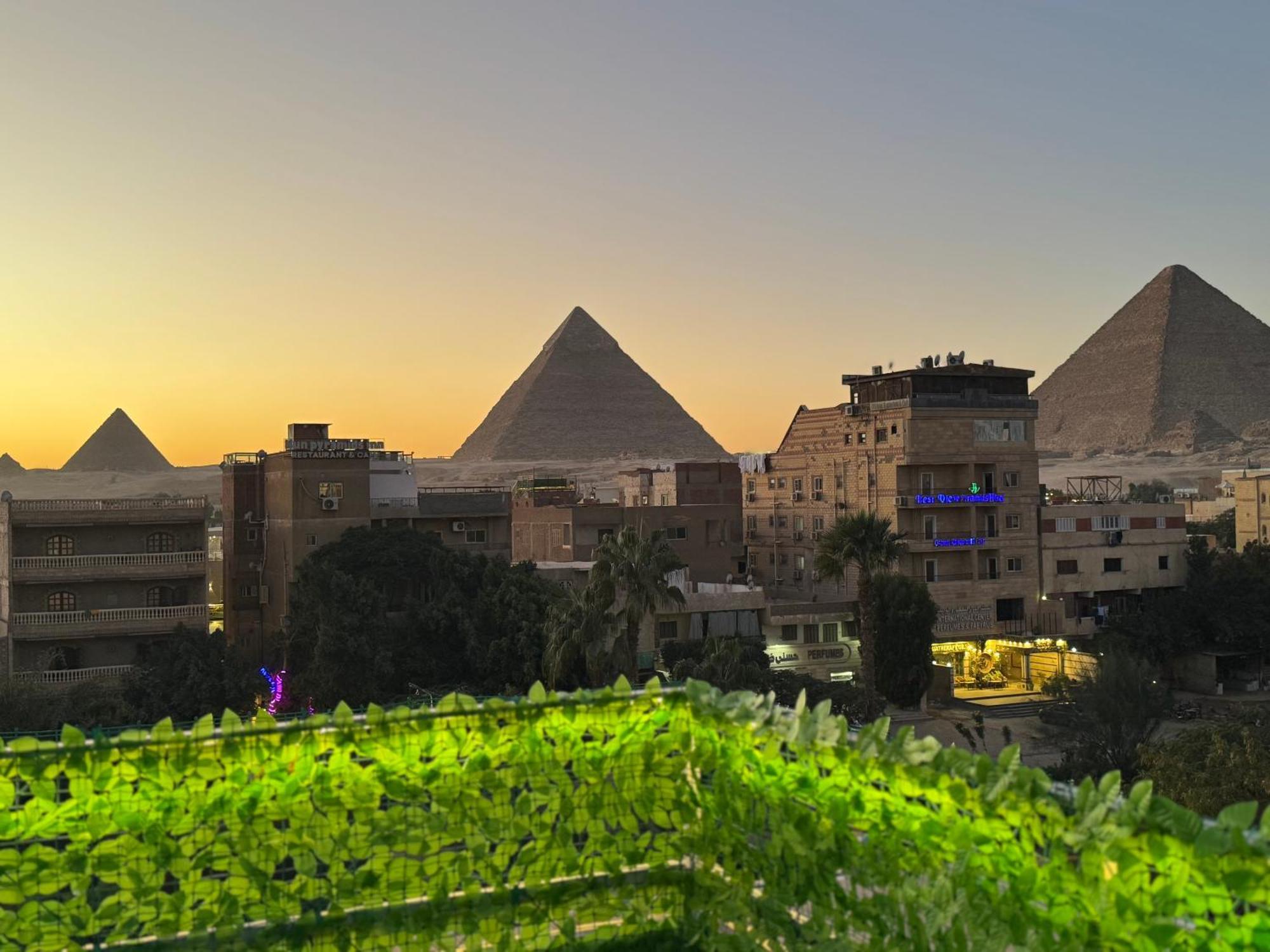 Hotel Nefertiti Pyramids View Kairo Exterior foto