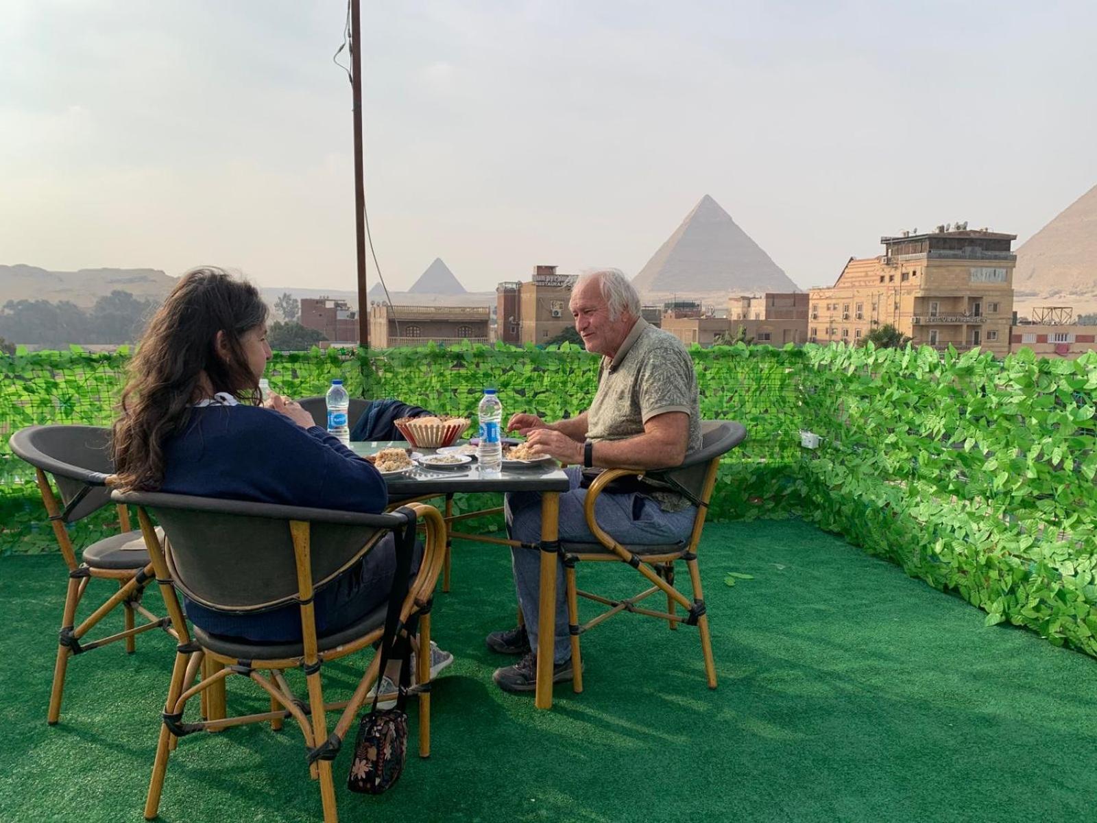 Hotel Nefertiti Pyramids View Kairo Exterior foto